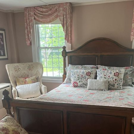 Antique1242 British Bed & Breakfast 恩菲尔德 外观 照片