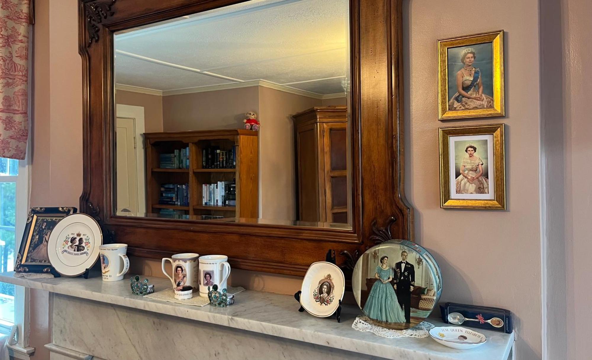 Antique1242 British Bed & Breakfast 恩菲尔德 外观 照片