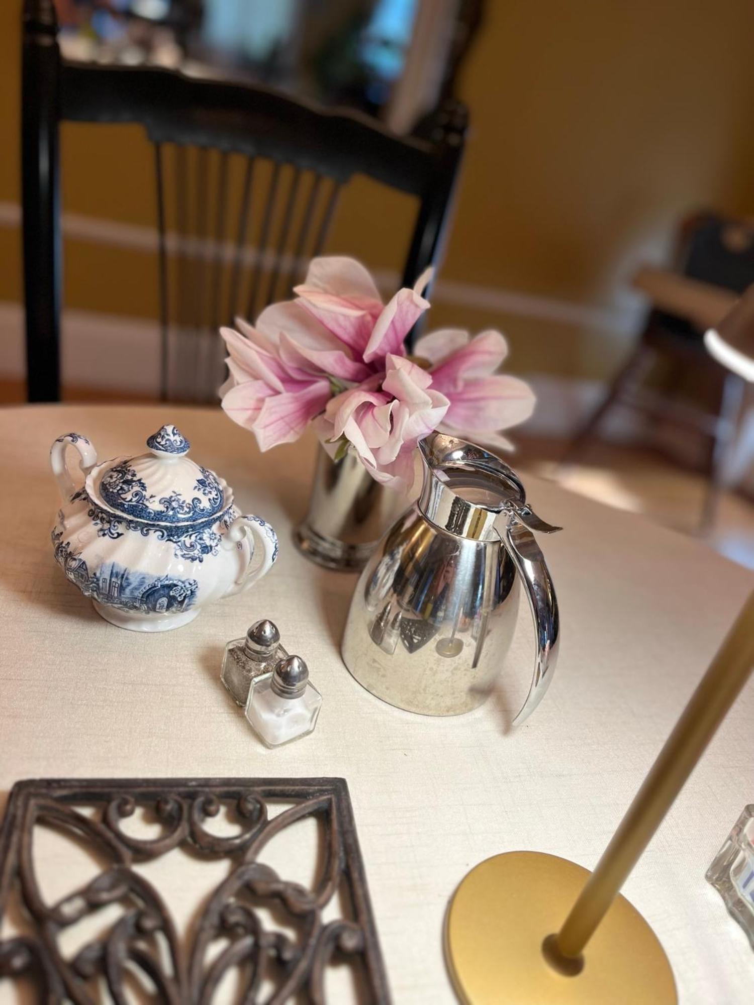 Antique1242 British Bed & Breakfast 恩菲尔德 外观 照片