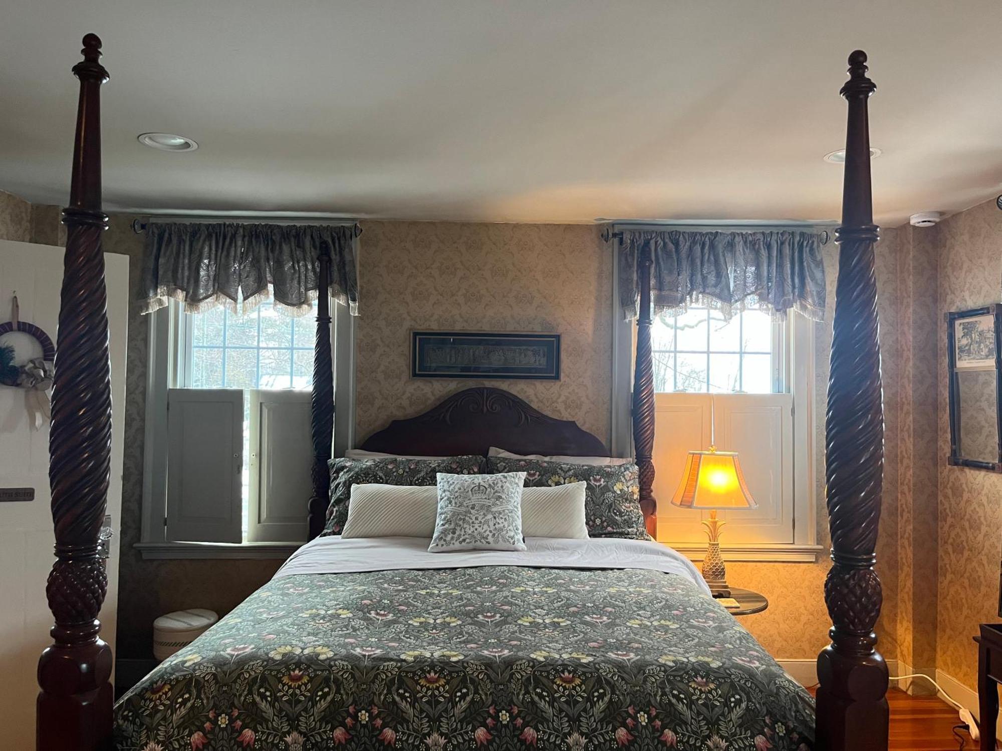 Antique1242 British Bed & Breakfast 恩菲尔德 外观 照片