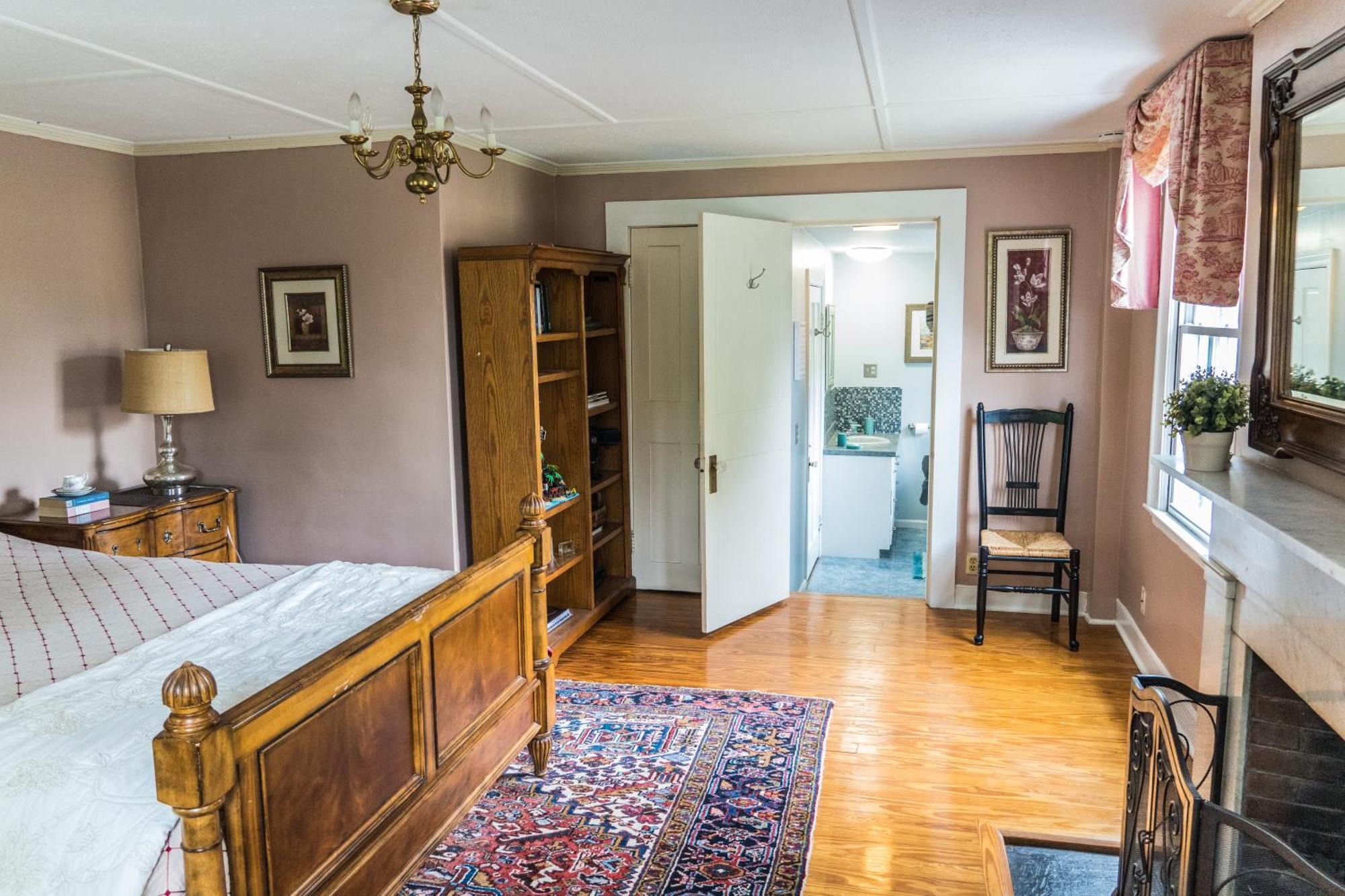 Antique1242 British Bed & Breakfast 恩菲尔德 外观 照片